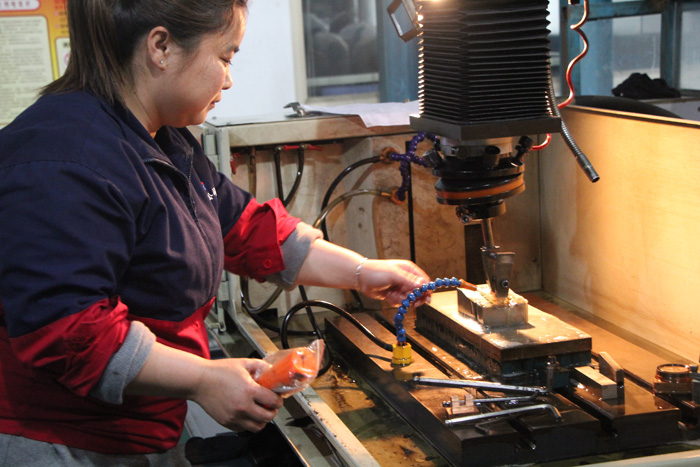 江南(中国)制造电极火