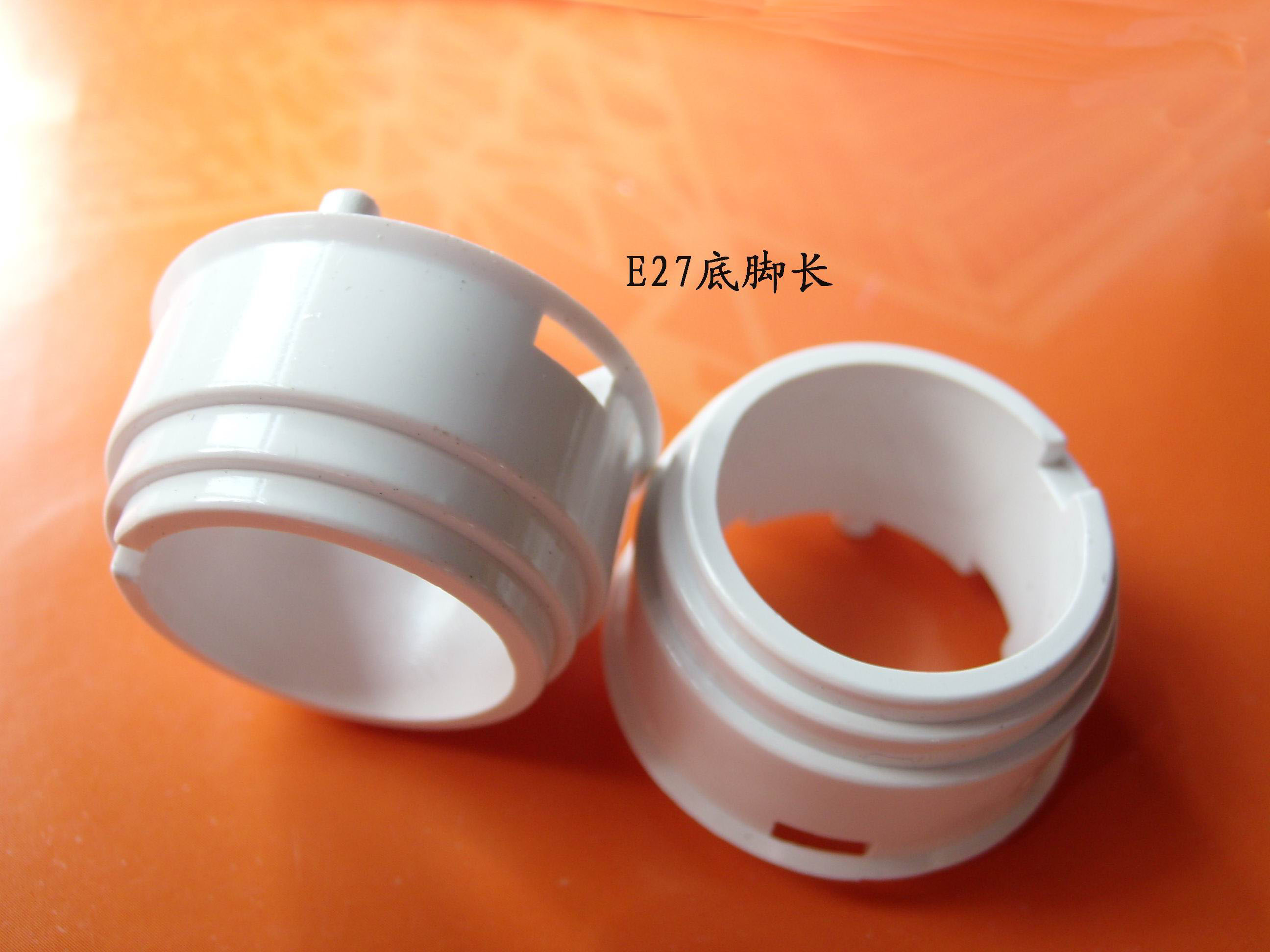 江南(中国)供应塑胶支架，灯头