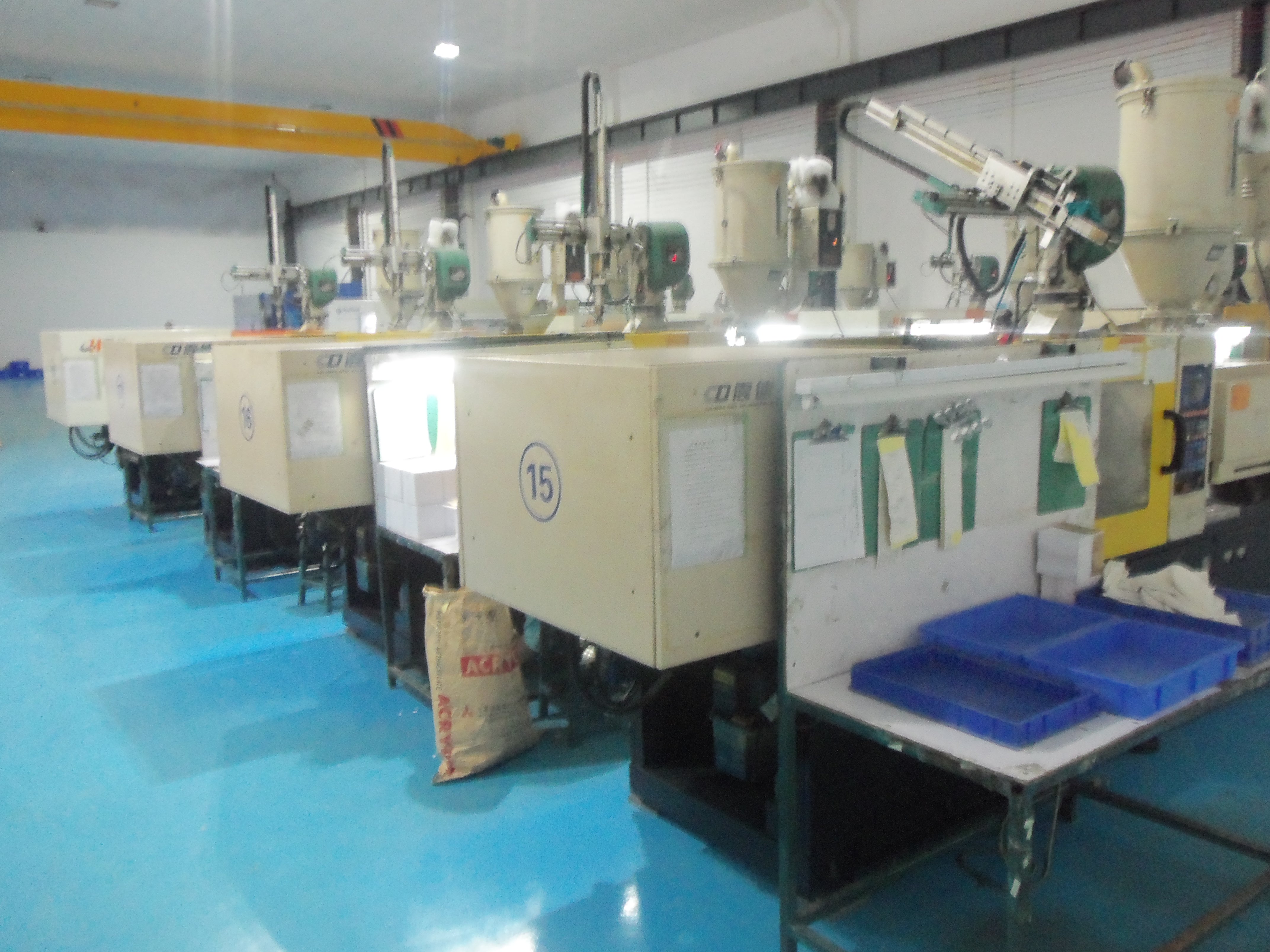 江南(中国)江南注册有限公司，注塑模具车间